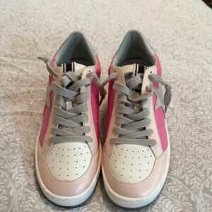 ShuShop Women's Sneakers in Pink and‎ Cream Size 8